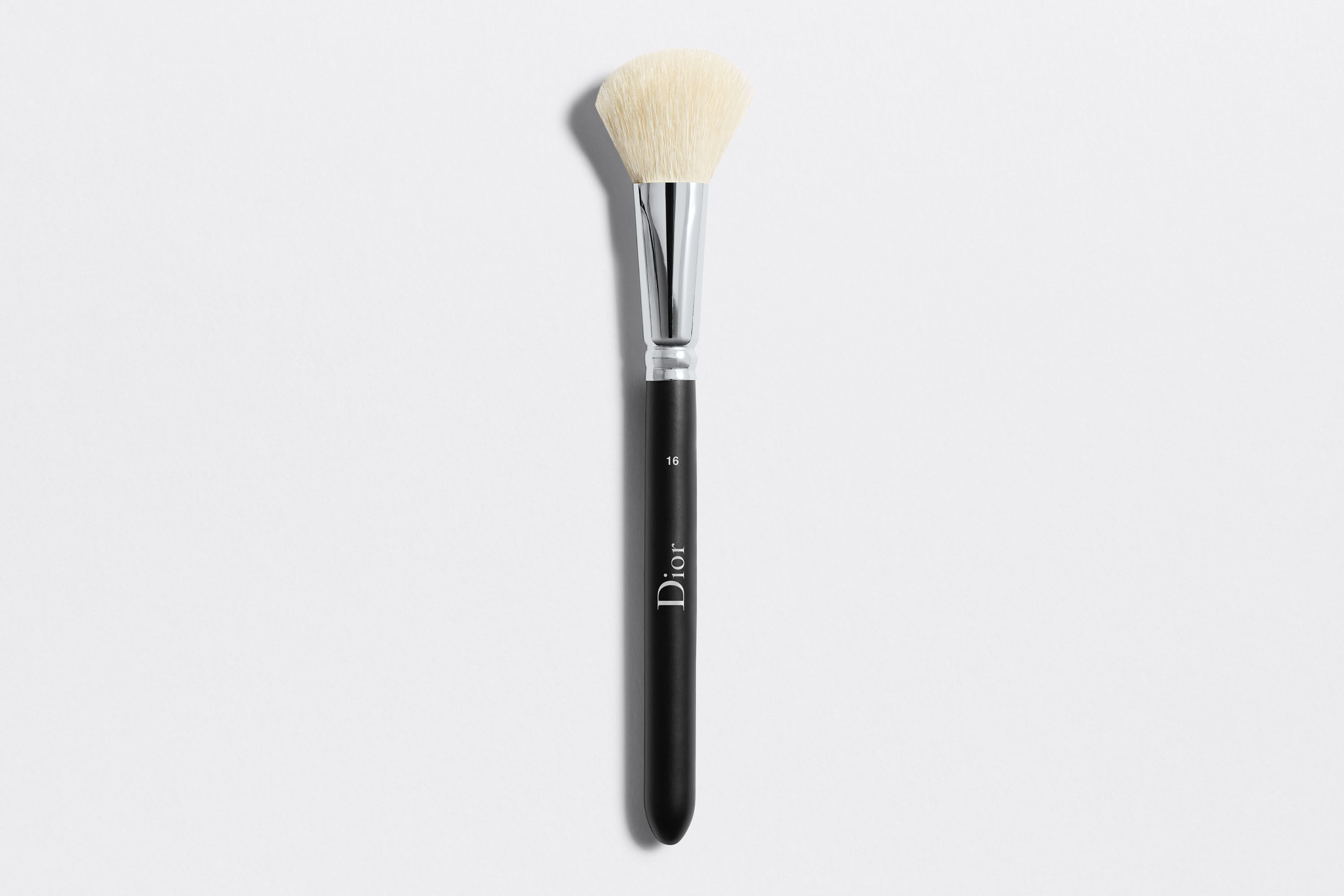 Dior Backstage Blush Brush Nº16 Pinceles y accesorios Dior Tienda